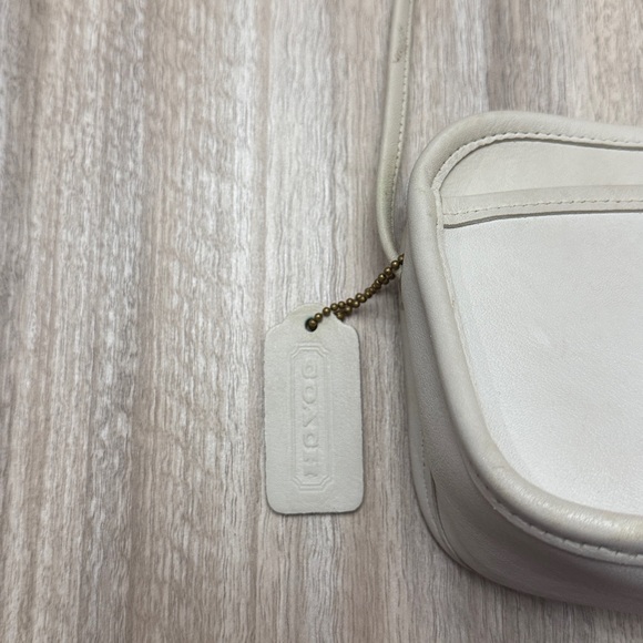 Coach Vintage 90’s Mini Hadley Bag in White Leather #0026-304 Shoulder/Crossbody - Picture 5 of 16